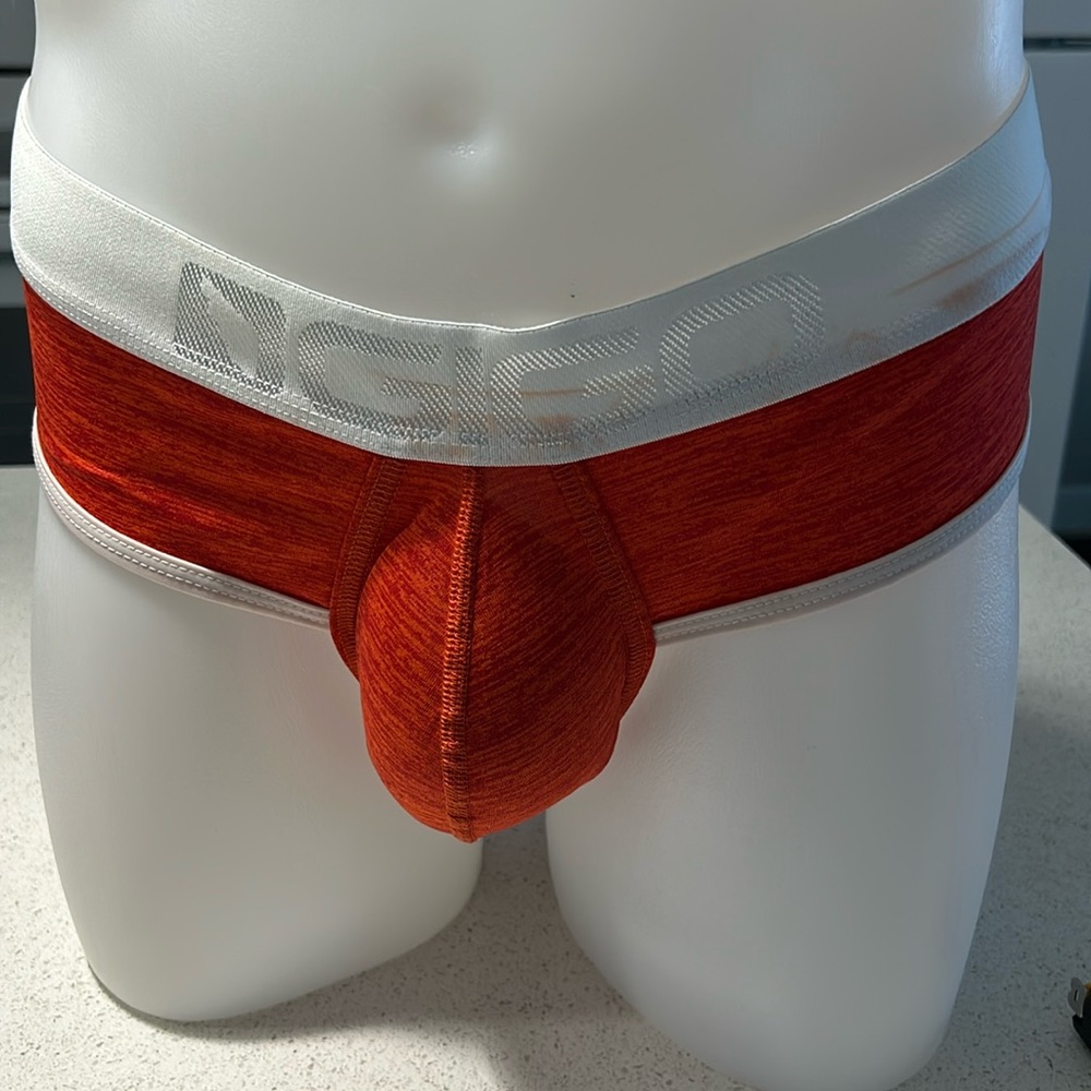 Great new pouch design brief by GIGO